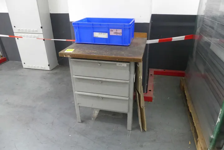 Werkstattschrank Maße in cm ca. 75 x 71 x 83